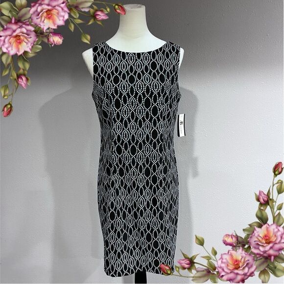 Dot print sleeveless knee length scoop neck sheath dress - Picture 1 of 14
